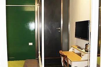 ** 招待所 5 Rooms Apartment For 7 People Near Coloseum 罗马 意大利