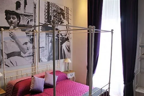 5 Rooms Apartment For 7 People Near Coloseum Rome 2*,