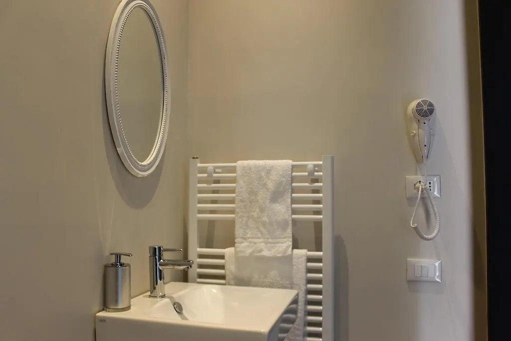 5 Rooms Apartment For 7 People Near Coloseum Rome