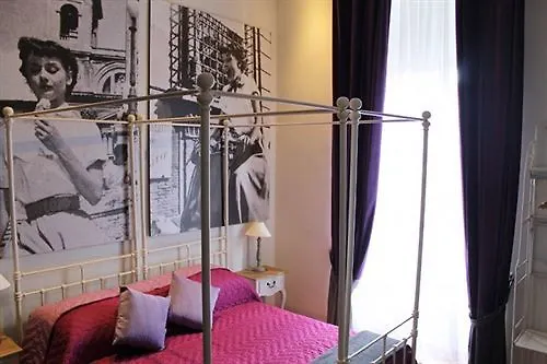 Guest house 5 Rooms Apartment For 7 People Near Coloseum Rome